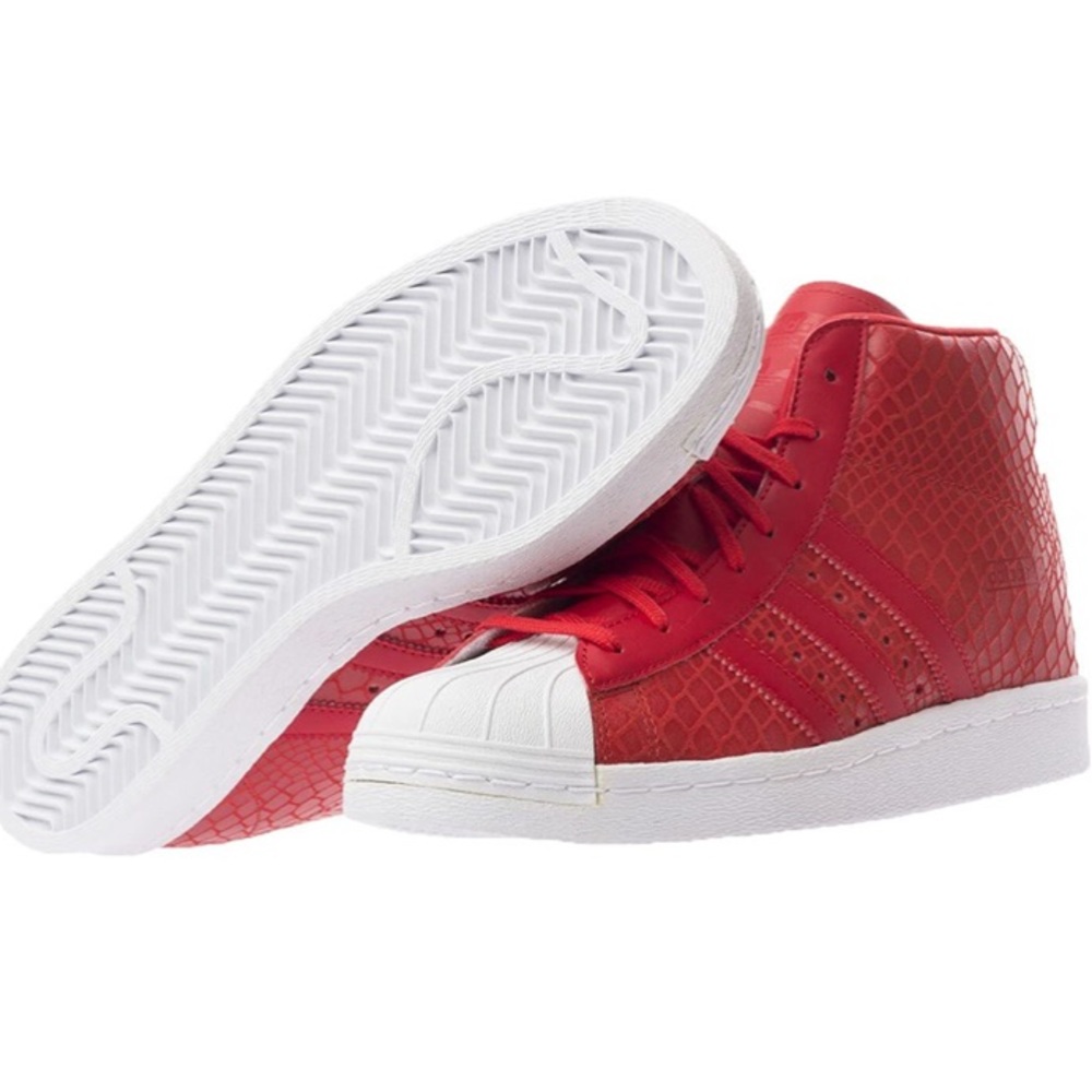 🚨 SALE🚨Adidas Women’s Superstar Up Shoes